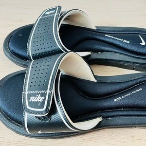 Nike Sandals Womens 8 Black Comfort Footbed Thong Flip Flop Slip On  Ajustable